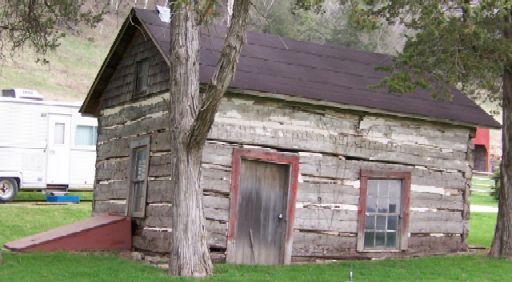 Elijah Fish log cabin, photo by Errin Wilker 4/23/07