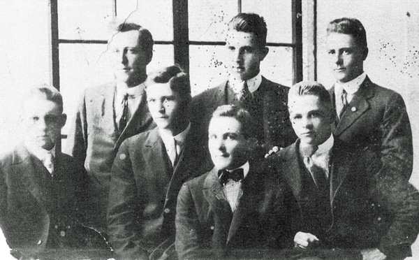 Church, Iowa schoolmates ca1915