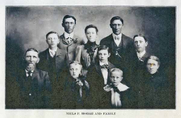 Niels P. Hoegh Family, Audubon County, Iowa