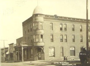 Hotel Richards, Edgewood