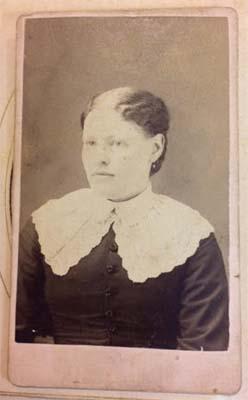 unknown woman, Hampton, Iowa - photographer E.A. Ford