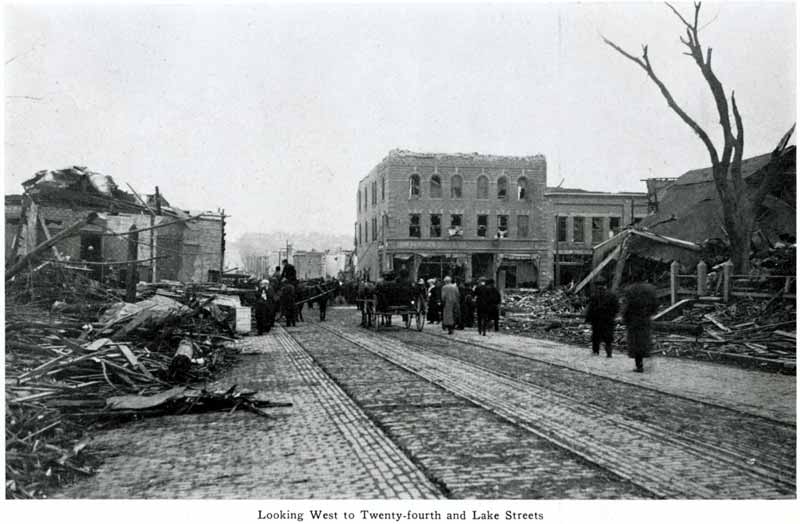 "looking West to Twenty-fourth and Lake Streets"